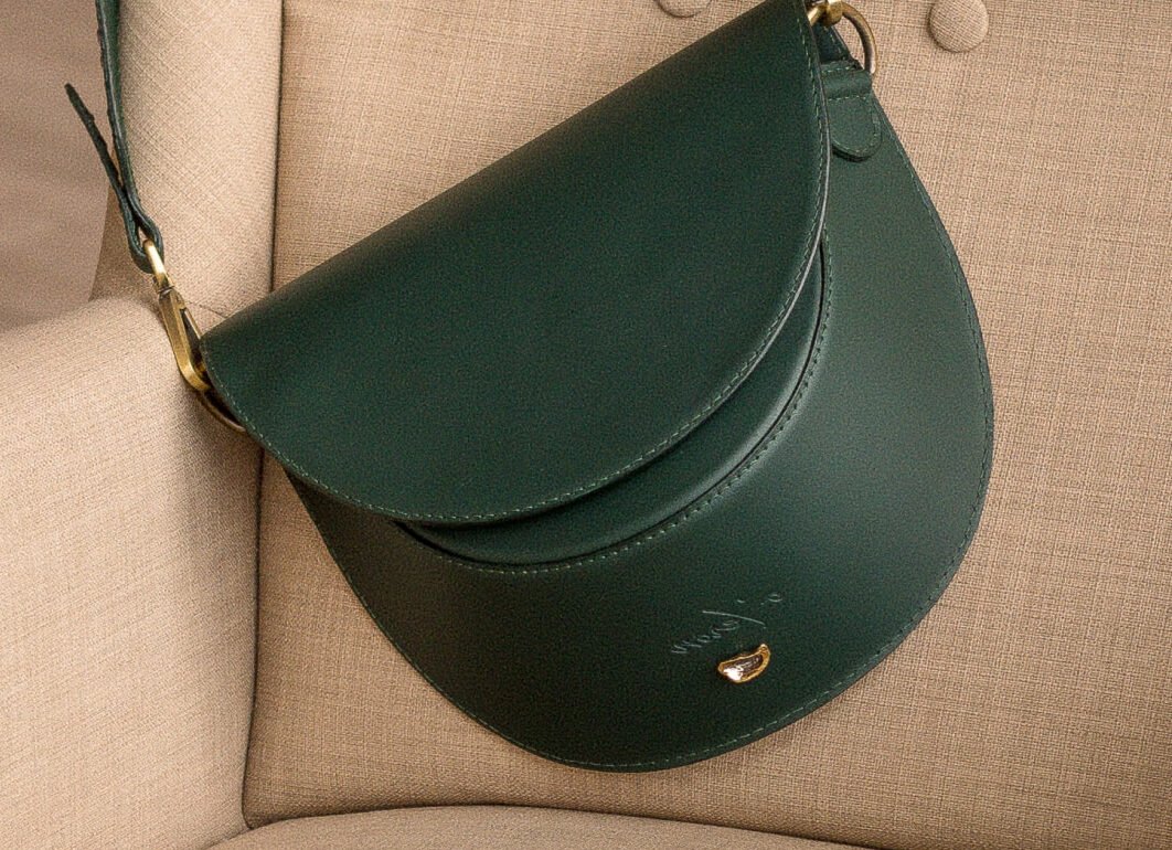 breadcrumb-beige-accessories